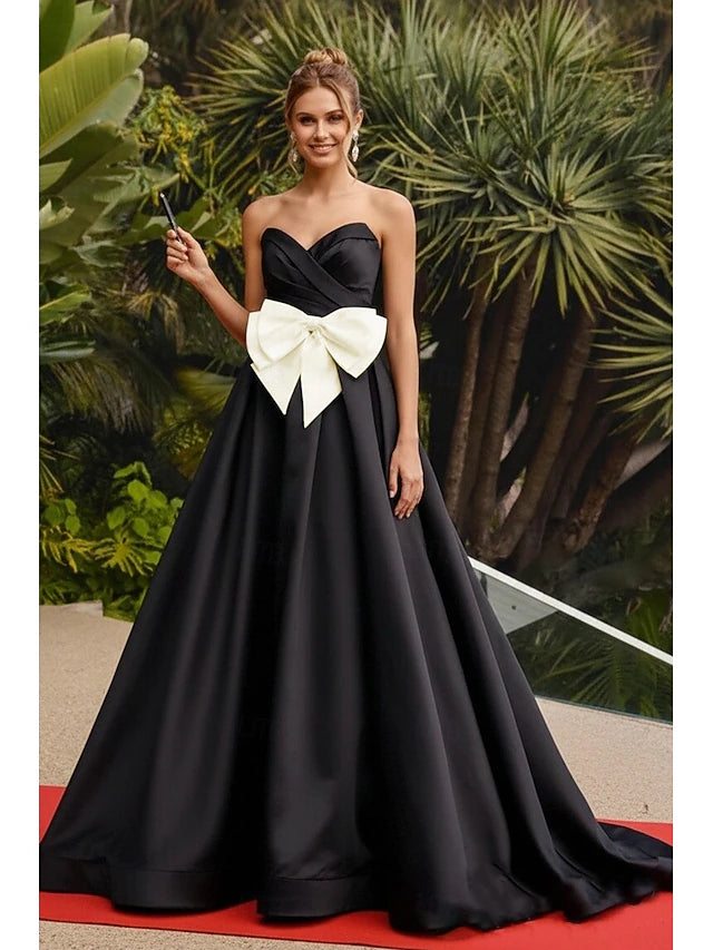 A-Line Sweep Brush Train Formal Dresses Evening Gown Prom Dresses Evening Gown Ball Gown Formal Dress Elegant Celebrity Style Sleeveless Strapless Wedding Formal Satin with Bow(s) Pleats Ruched