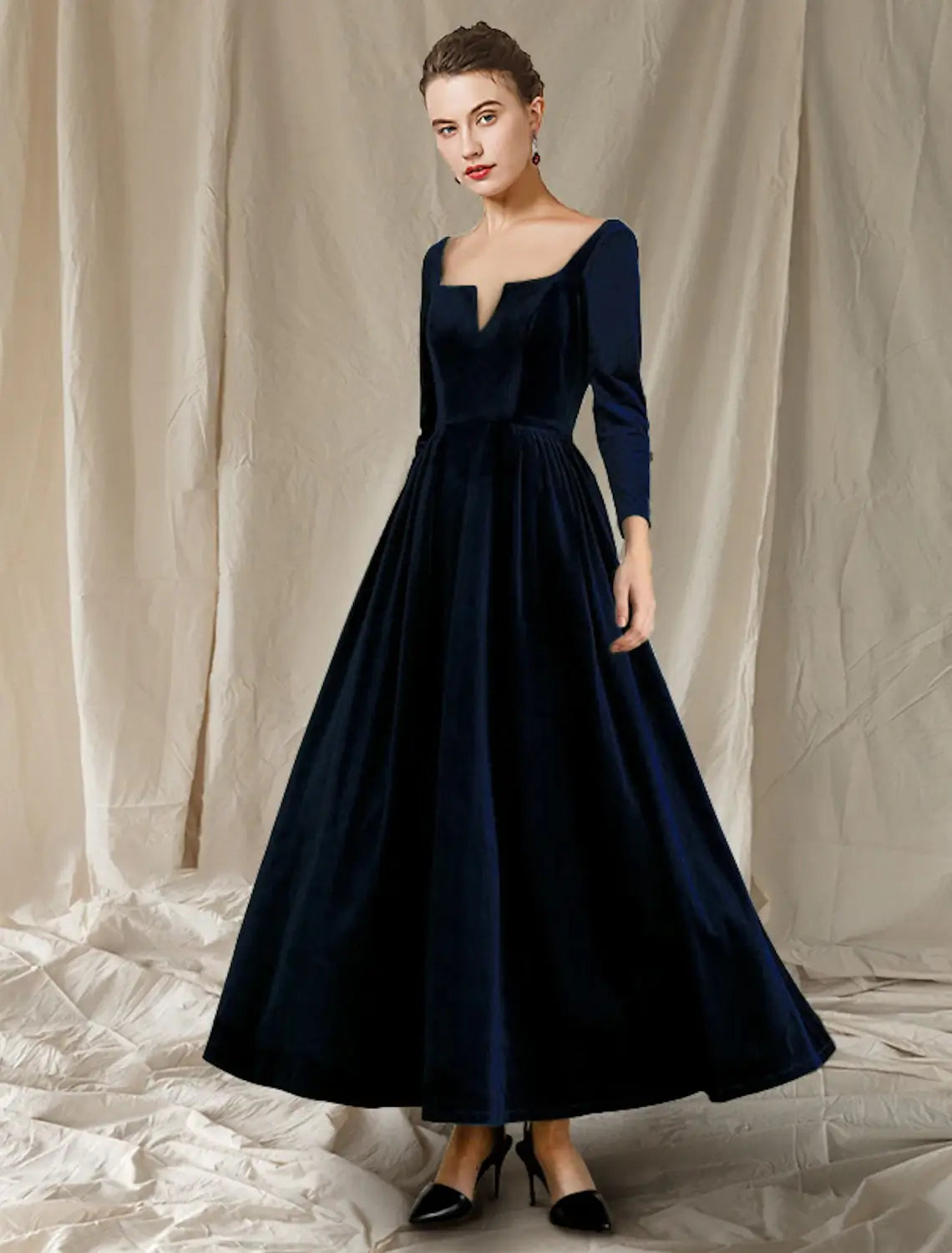 A-Line Mother of the Bride Dress Wedding Guest Elegant V Neck Ankle Length Velvet Long Sleeve with Pleats dress to impress