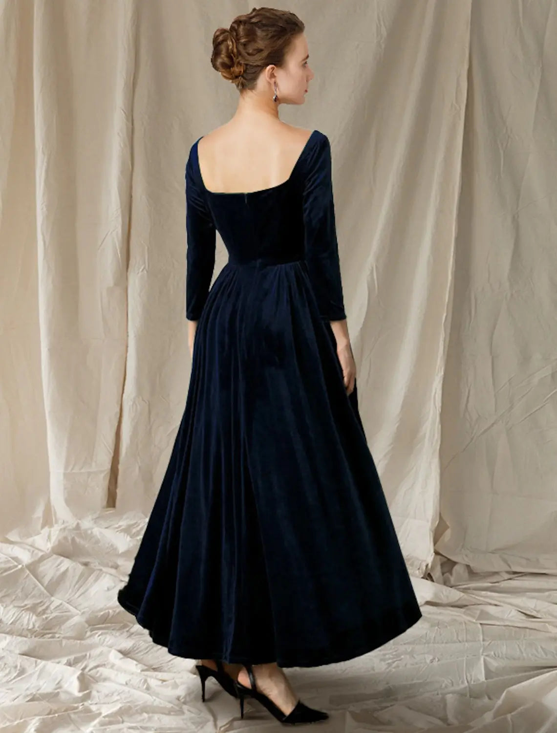 A-Line Mother of the Bride Dress Wedding Guest Elegant V Neck Ankle Length Velvet Long Sleeve with Pleats dress to impress