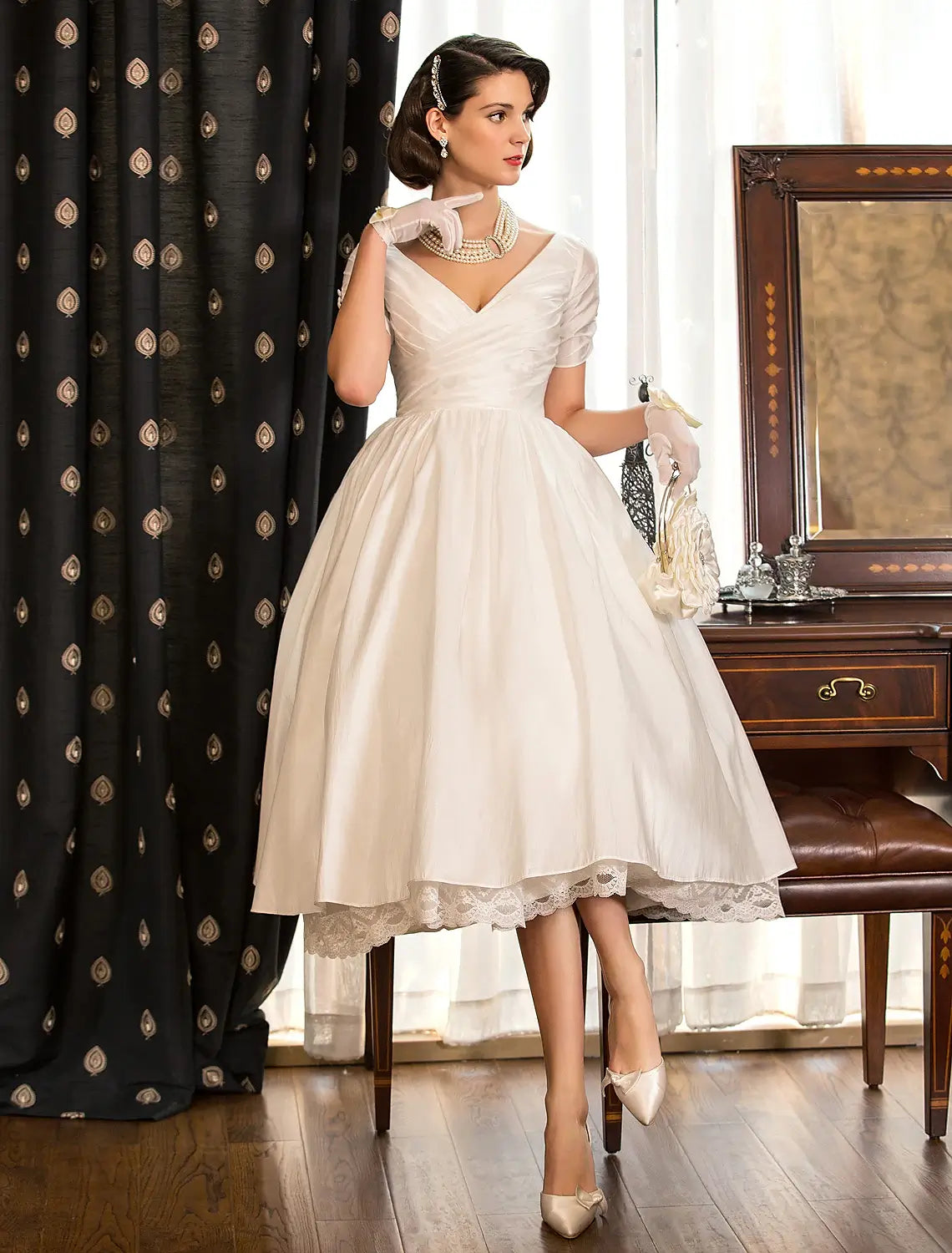 Simple Wedding Dresses A-Line V Neck Sleeveless Sweep / Brush Train Satin Bridal Gowns With Pocket dress