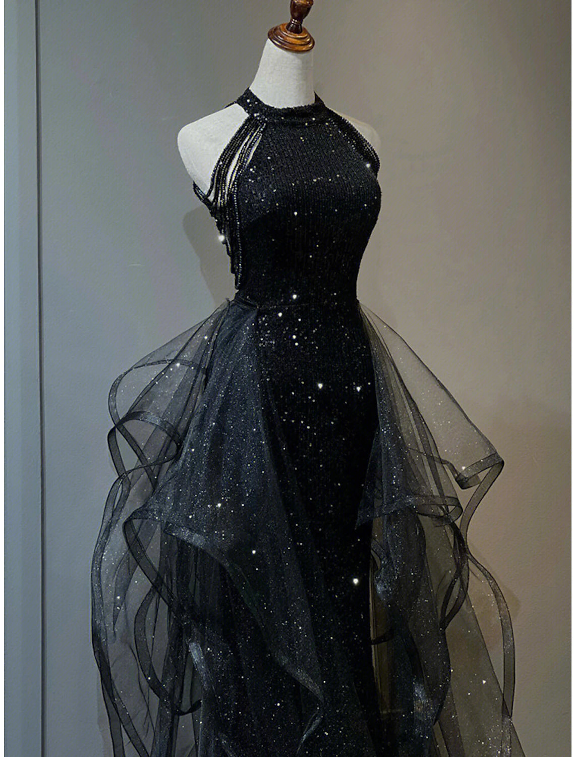 A-Line Sweep Brush Train Prom Dresses Vintage Sparkle & Shine Fairy Sleeveless Halter Neck Wedding Guest Wedding Party Sequined with Crystals Sequin Ruffles