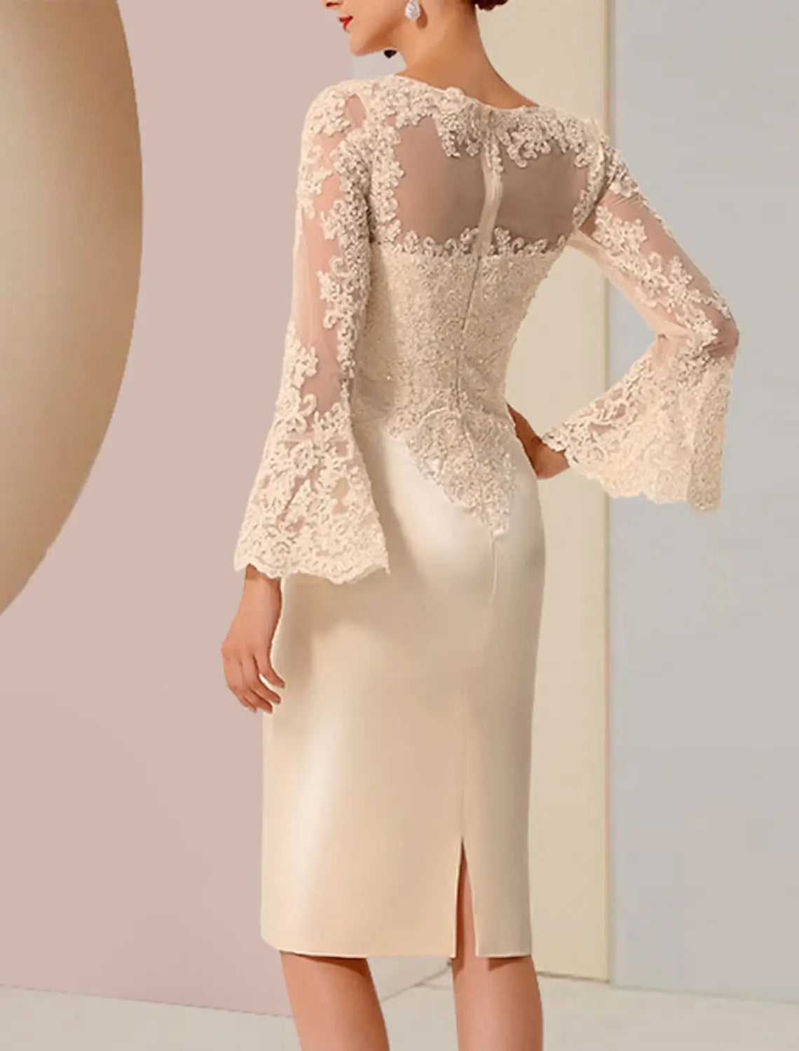 Sheath Gold Dresses Mother of the Bride Dress Wedding Guest Elegant Vintage Luxurious Jewel Neck Knee Length Satin Lace Long Sleeve with Appliques dress