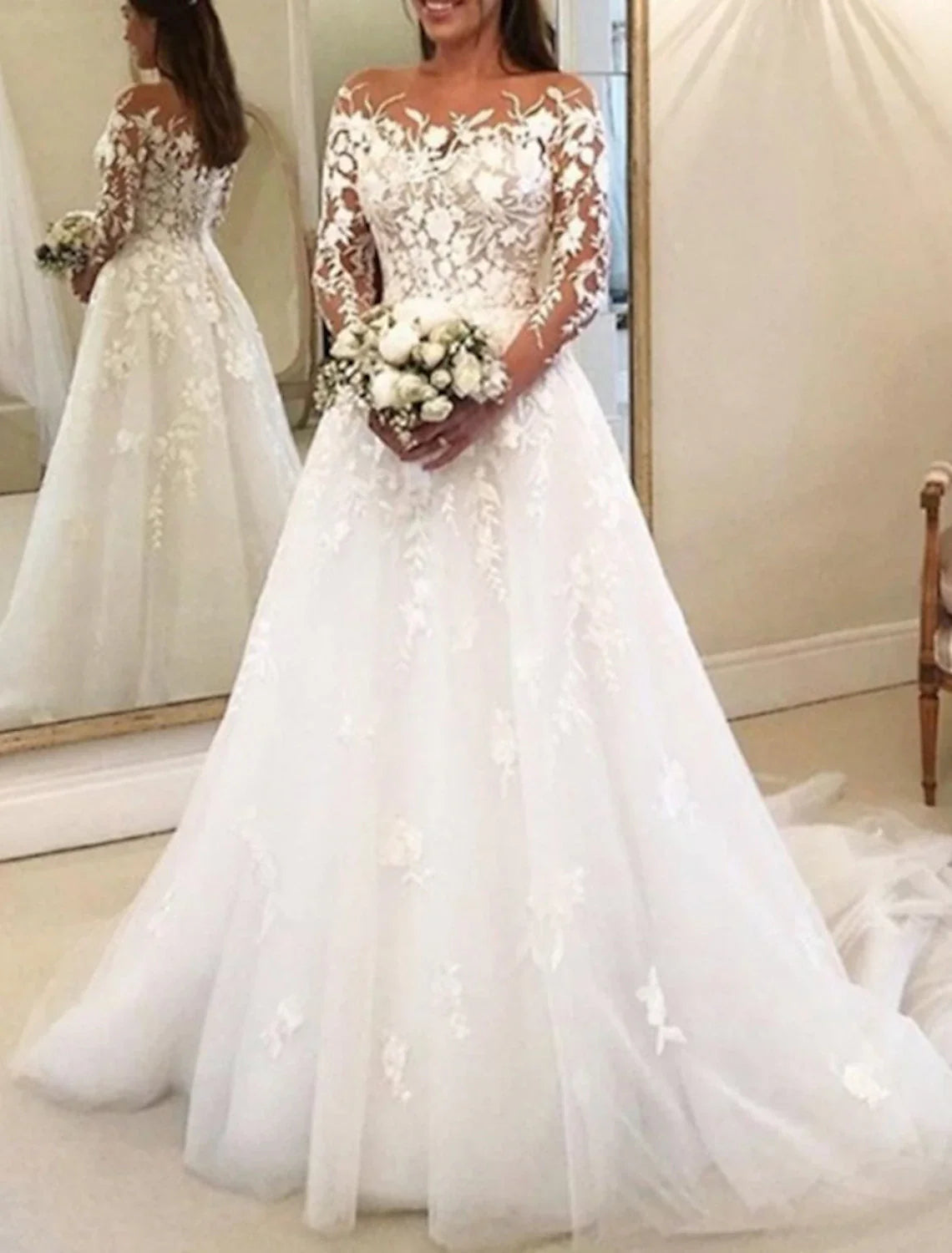 Beach Wedding Vintage Formal Wedding Dresses Ball Gown Off Shoulder Long Sleeve Chapel Train Lace Bridal Gowns With Buttons Appliques