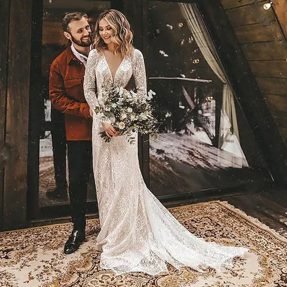 Beach Wedding Beach Open Back Boho Wedding Dresses A-Line V Neck Long Sleeve Court Train Lace Bridal Gowns With Solid Color